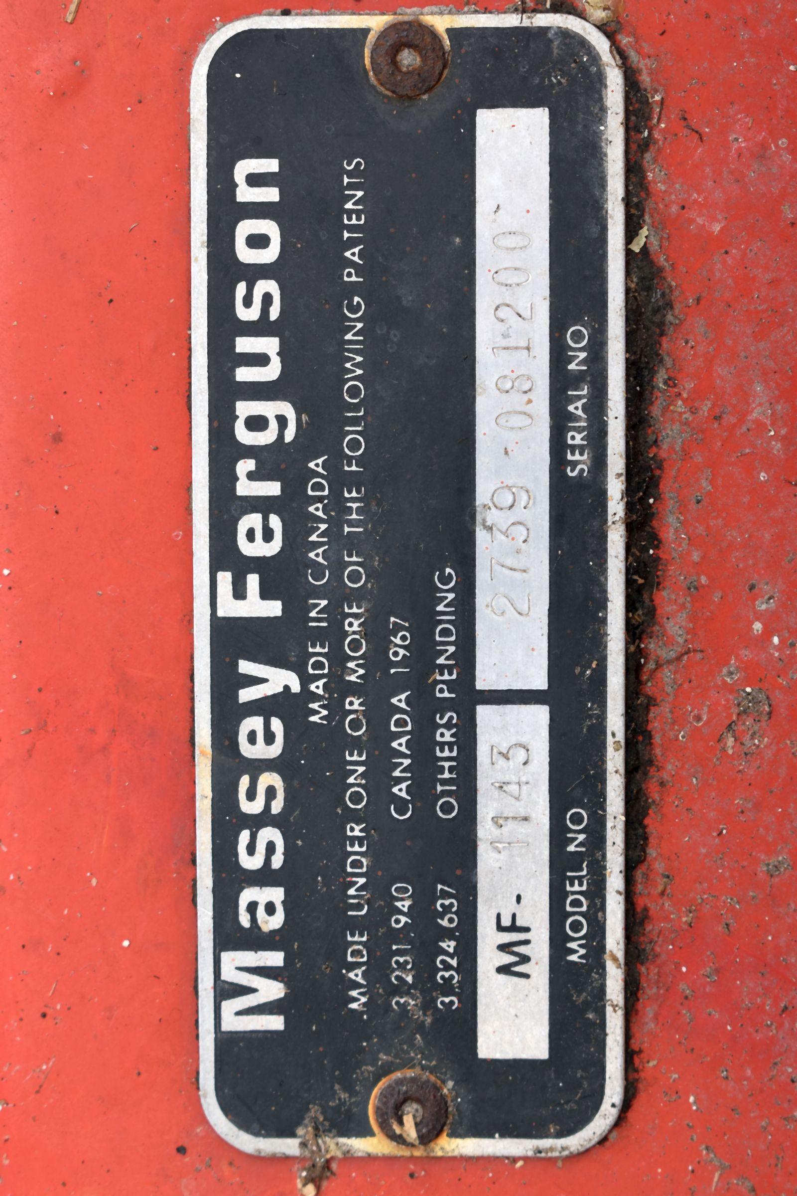 Massey Ferguson 1143 Corn Head 4 Row 30”, Clean