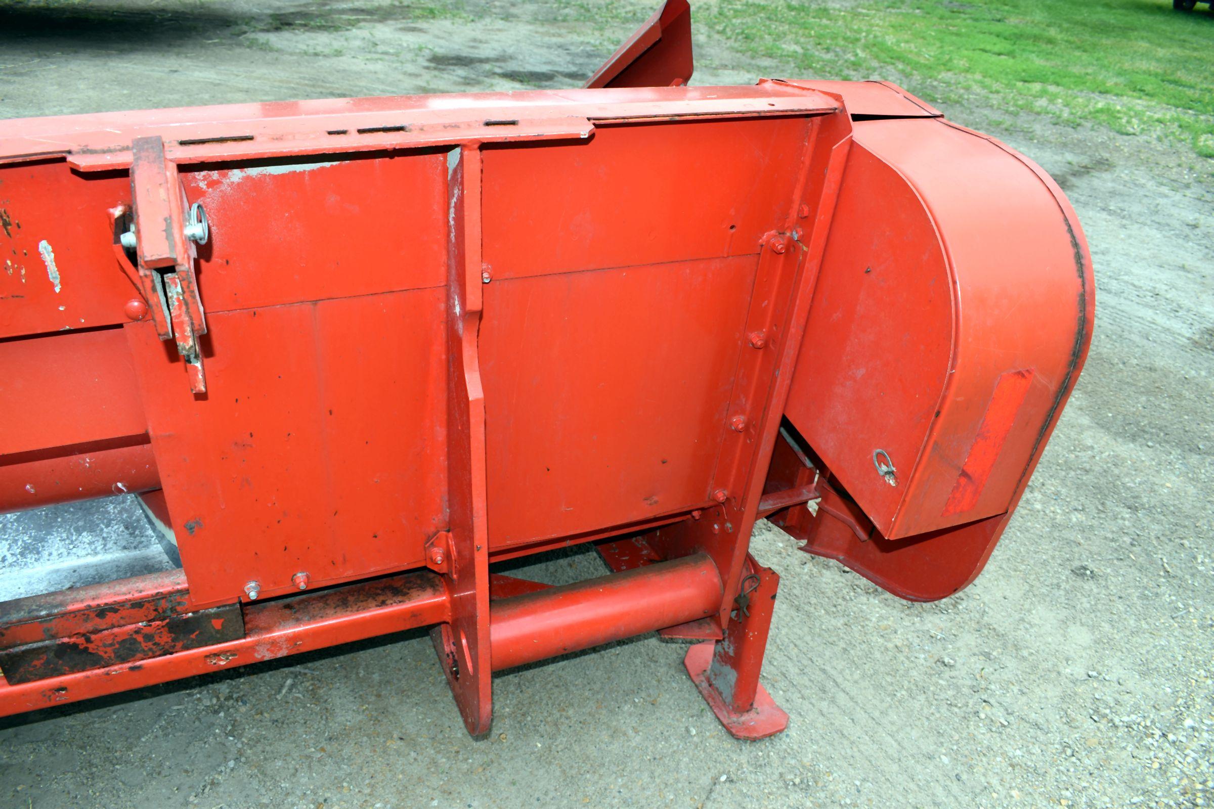 Massey Ferguson 1143 Corn Head 4 Row 30”, Clean