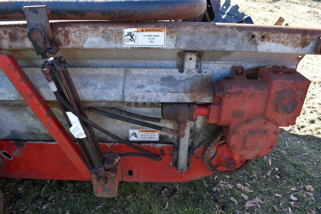 New Idea 3726 Manure Spreader, Single Axle, 540PTO, Slop Gate, Poly Floor, SN: 860670