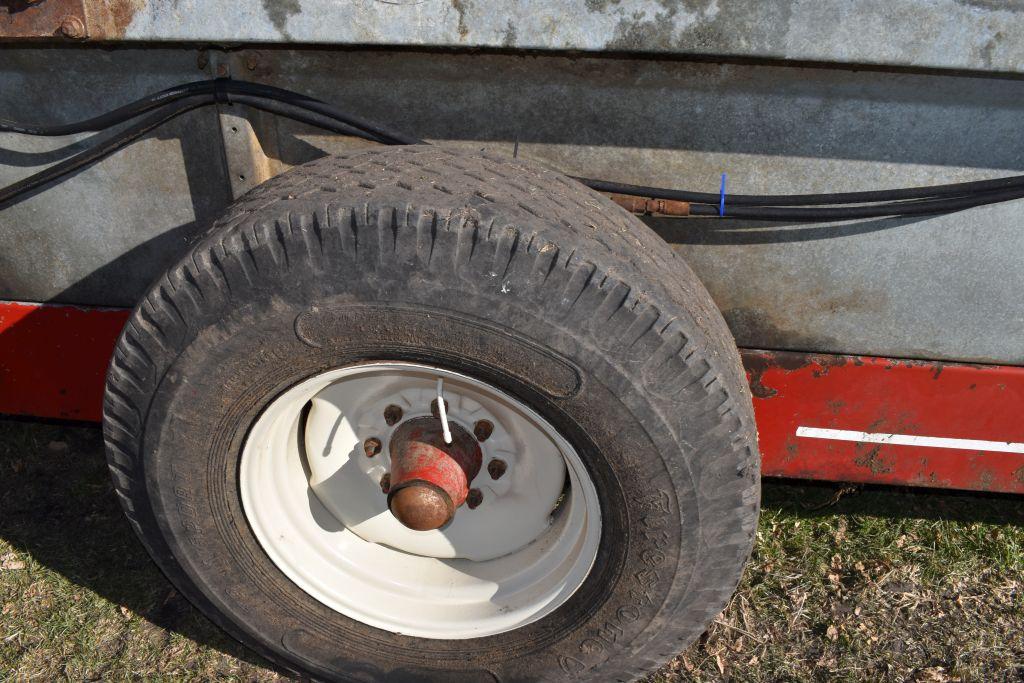New Idea 3726 Manure Spreader, Single Axle, 540PTO, Slop Gate, Poly Floor, SN: 860670