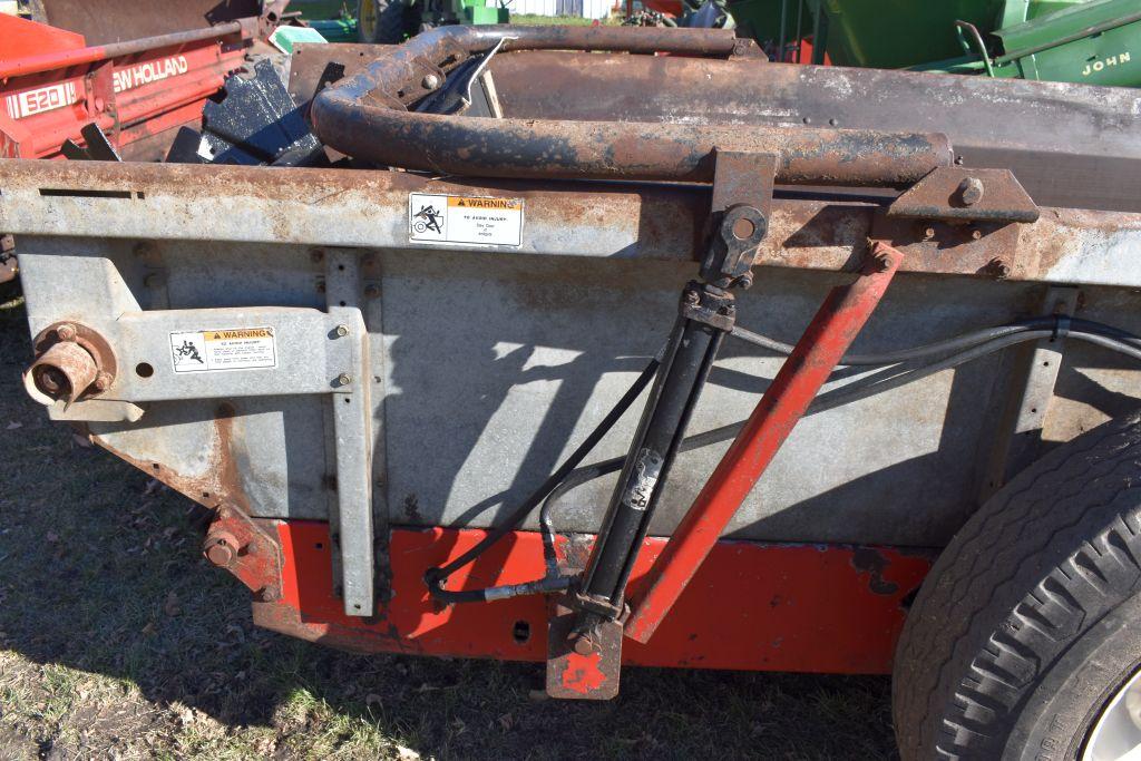 New Idea 3726 Manure Spreader, Single Axle, 540PTO, Slop Gate, Poly Floor, SN: 860670