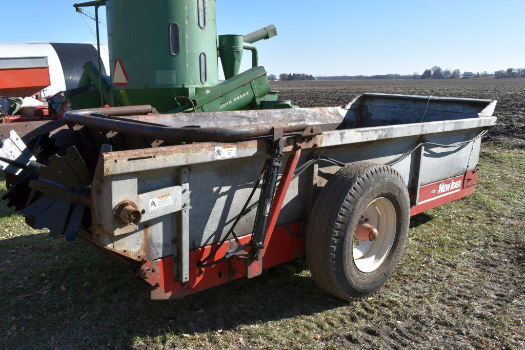 New Idea 3726 Manure Spreader, Single Axle, 540PTO, Slop Gate, Poly Floor, SN: 860670