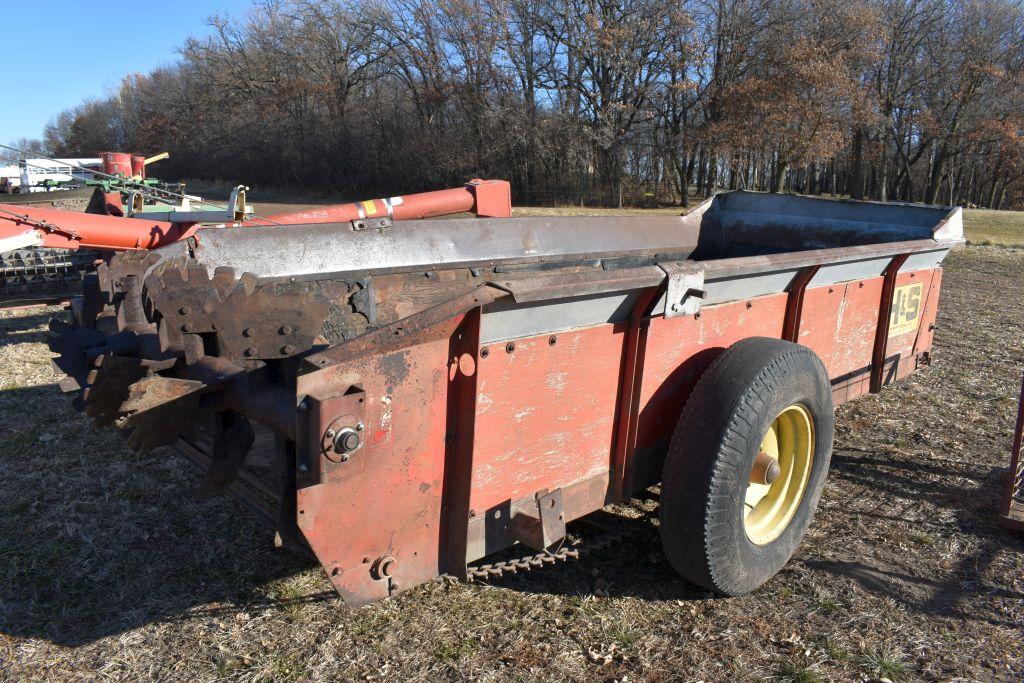 H&S 270 Manure Spreader Single Axle, Single  Beater, 540 PTO