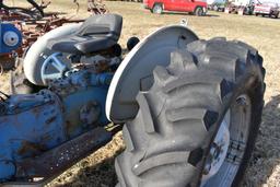 Ford 4000 Select-O-Matic Gas Tractor, Clam  Shell Fenders, 3pt., 540PTO, 14.9x28 Tires,  Does Not Ru