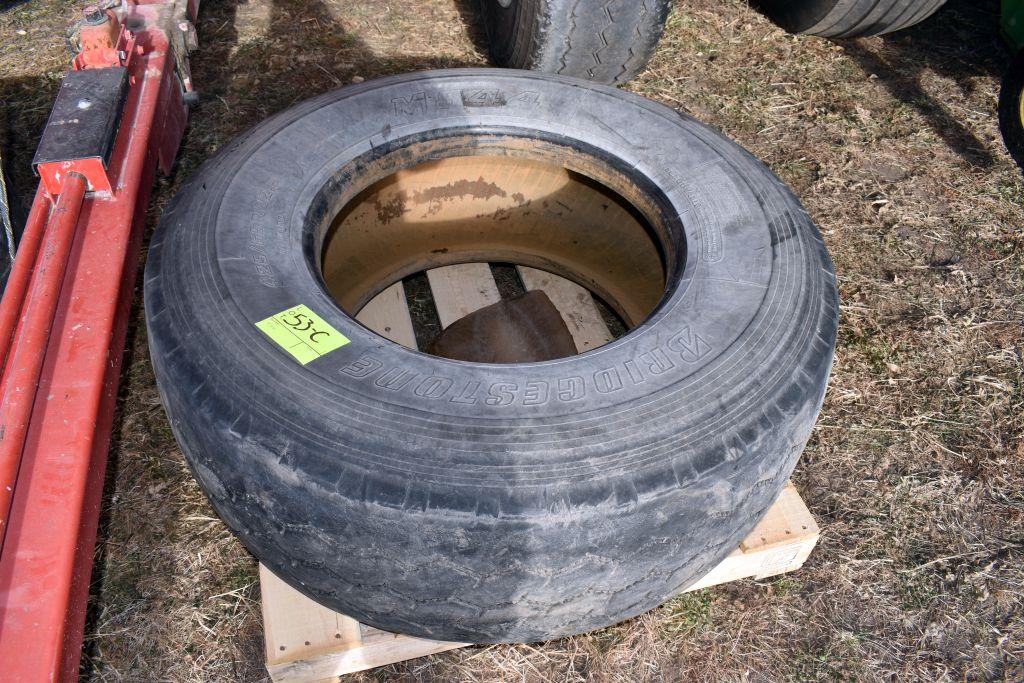 22.5 Floatation Tire