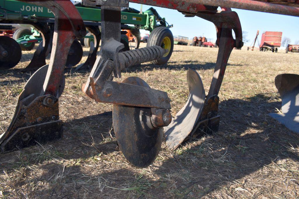 International 720 Plow 5 Bottom 5x20's  Coulters, Auto Reset, In-Furrow