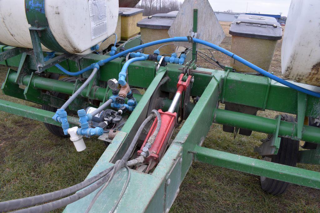 John Deere 7000 Corn Planter, 6 Row 30"  Liquid Fertilizer, Markers, Monitor