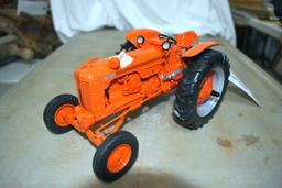 Ertl Case DC-4 Highly Detailed Tractor 1/16, no box