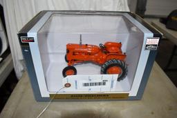 SpecCast Allis Chalmers Highly Detailed D-14 Gas Wide Front Tractor, 1/16th scale with box