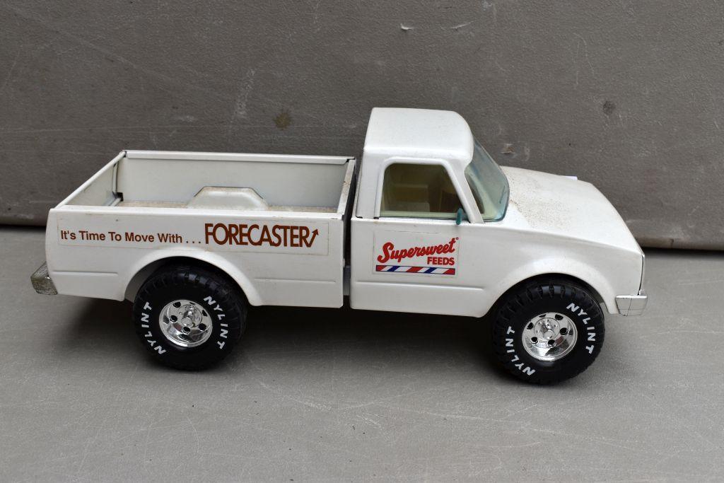 1970's Nylint Supersweet feed truck