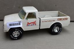 1970's Nylint Supersweet feed truck