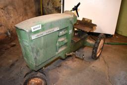 John Deere 20 Series pedal tractor missing steering wheel, Model D-65