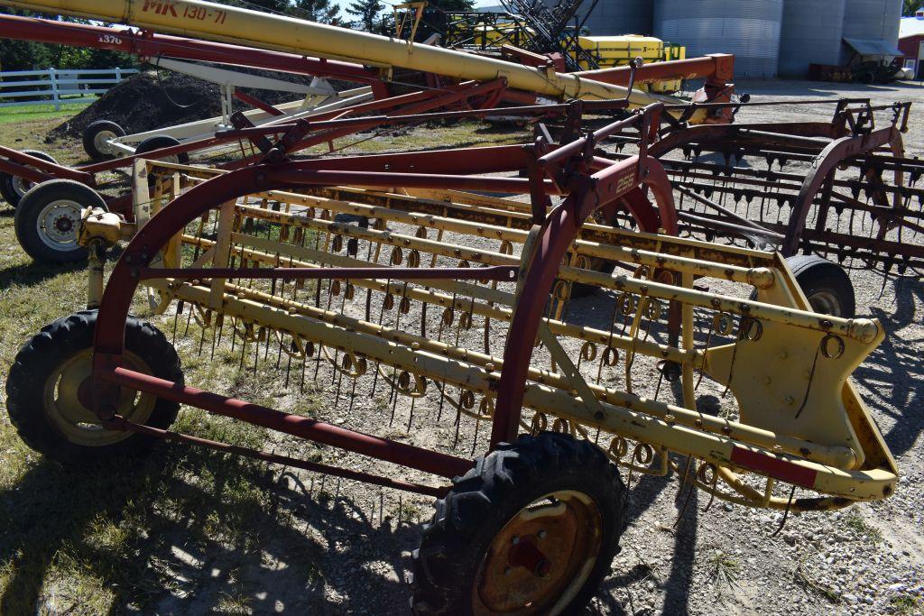 New Holland 256 Hay Rake