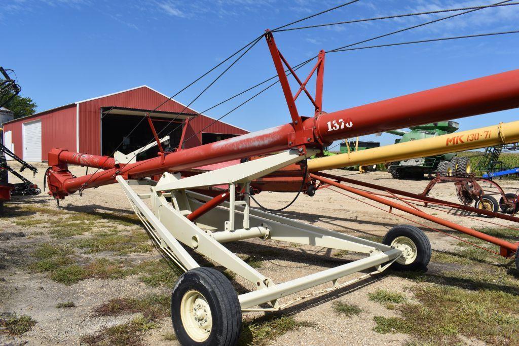 Buhler Farm King 1370 Auger, Power Swing Hopper, 540PTO