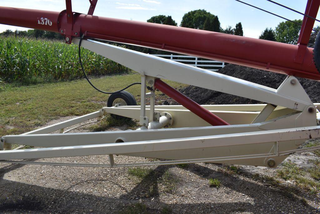 Buhler Farm King 1370 Auger, Power Swing Hopper, 540PTO