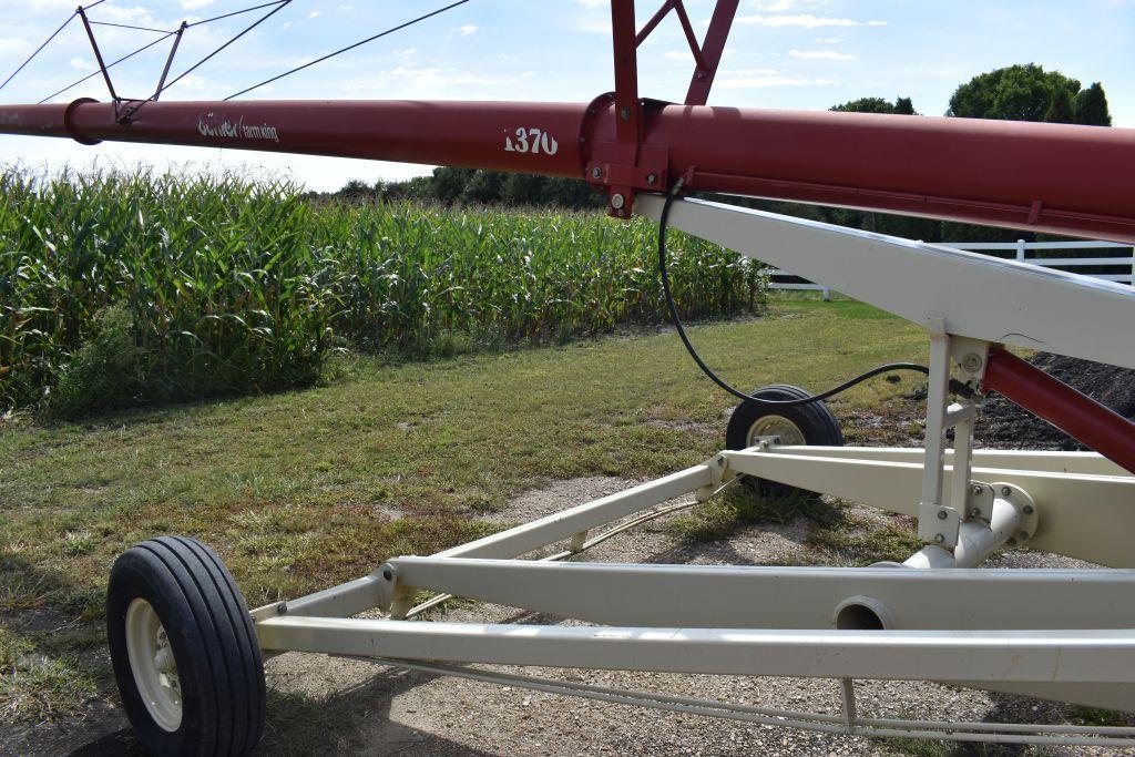 Buhler Farm King 1370 Auger, Power Swing Hopper, 540PTO