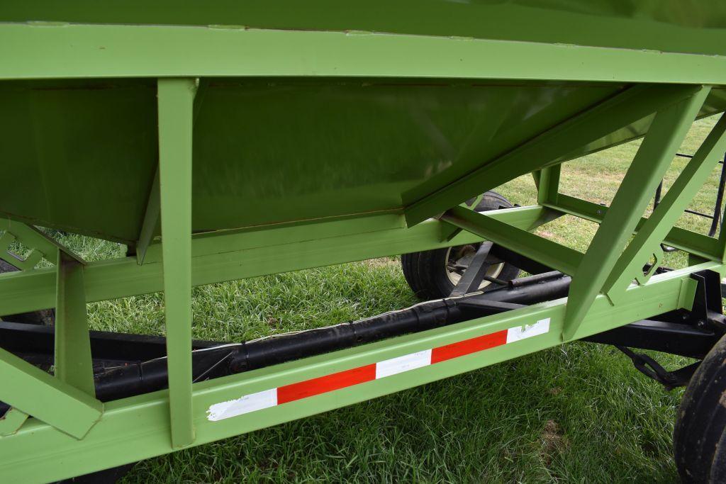 Parker 2600 Gravity Flow Wagon 400 Bushel, Sight Glass, 11 Ton Running Gear, Flotation Tires