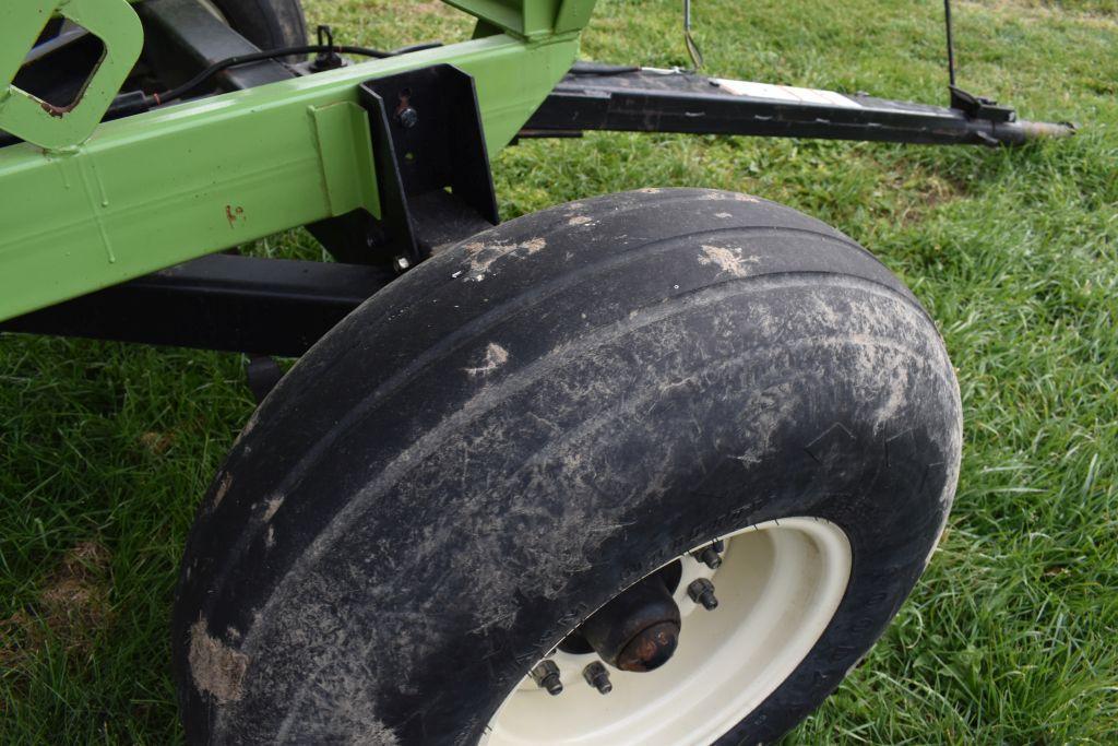 Parker 2600 Gravity Flow Wagon 400 Bushel, Sight Glass, 11 Ton Running Gear, Flotation Tires