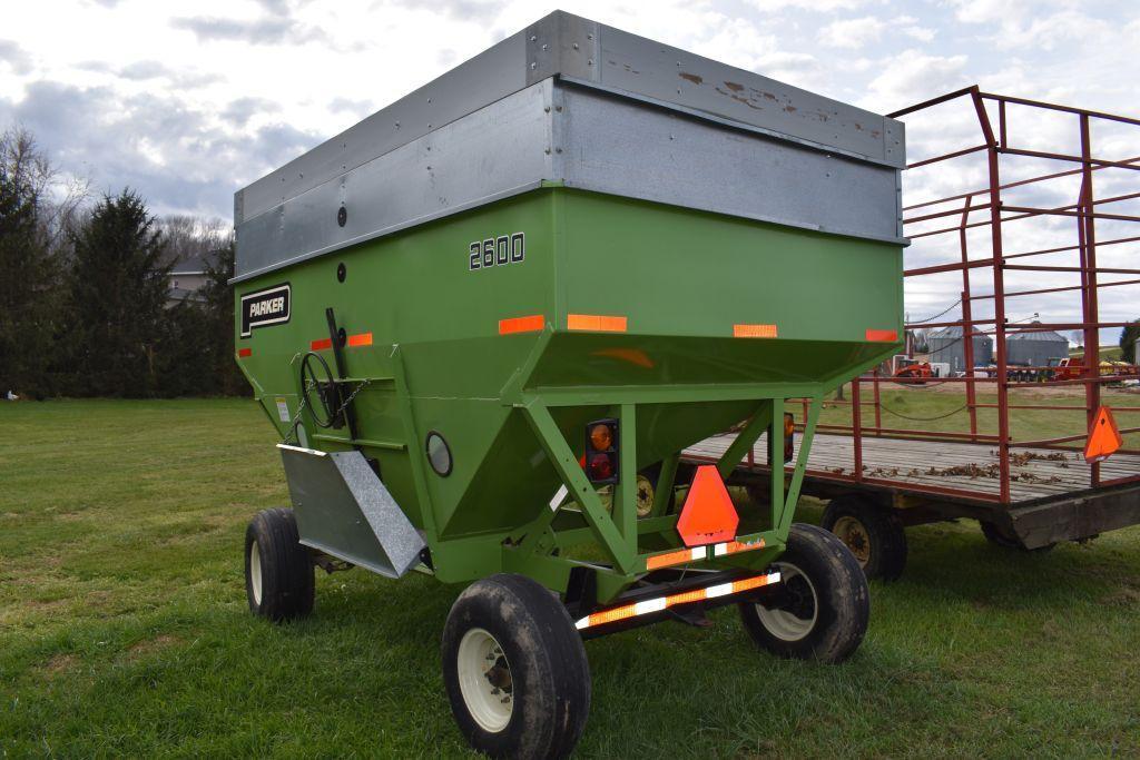 Parker 2600 Gravity Flow Wagon 400 Bushel, Sight Glass, 11 Ton Running Gear, Flotation Tires