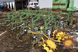 John Deere RM Row Crop Cultivator, 4 Row 30", 3pt., Rolling Shields