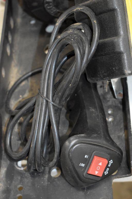Atlas 9500 Lb 12V with Mounting Plate and Cable