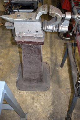 Anvil Vise on Stand, 4" Jaw