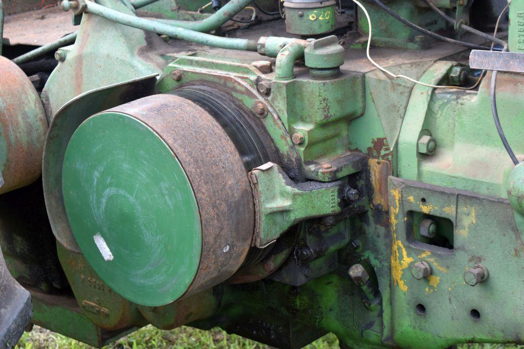 John Deere 720, Gas, Wide Front, Power Steering, Elephant Ears, 15.5x38 Tires, SN 7211031