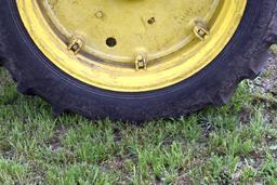 John Deere 720, Gas, Wide Front, Power Steering, Elephant Ears, 15.5x38 Tires, SN 7211031