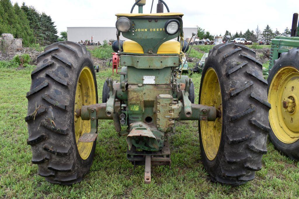 John Deere 720, Gas, Wide Front, Power Steering, Elephant Ears, 15.5x38 Tires, SN 7211031