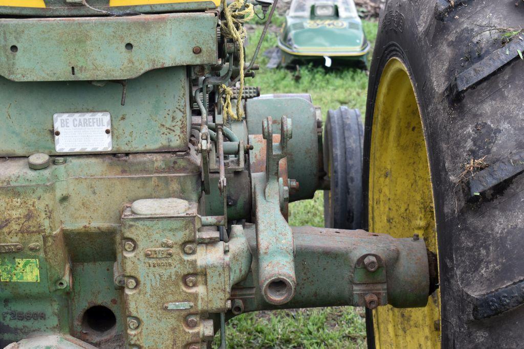 John Deere 720, Gas, Wide Front, Power Steering, Elephant Ears, 15.5x38 Tires, SN 7211031