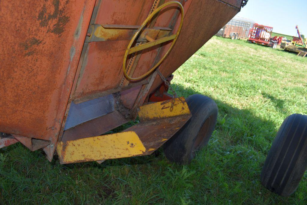 Nu-Bilt 250 Bushel Gravity Box on Running Gear