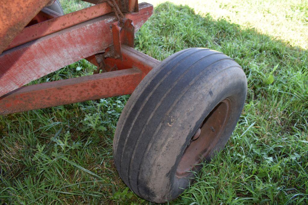 Nu-Bilt 250 Bushel Gravity Box on Running Gear