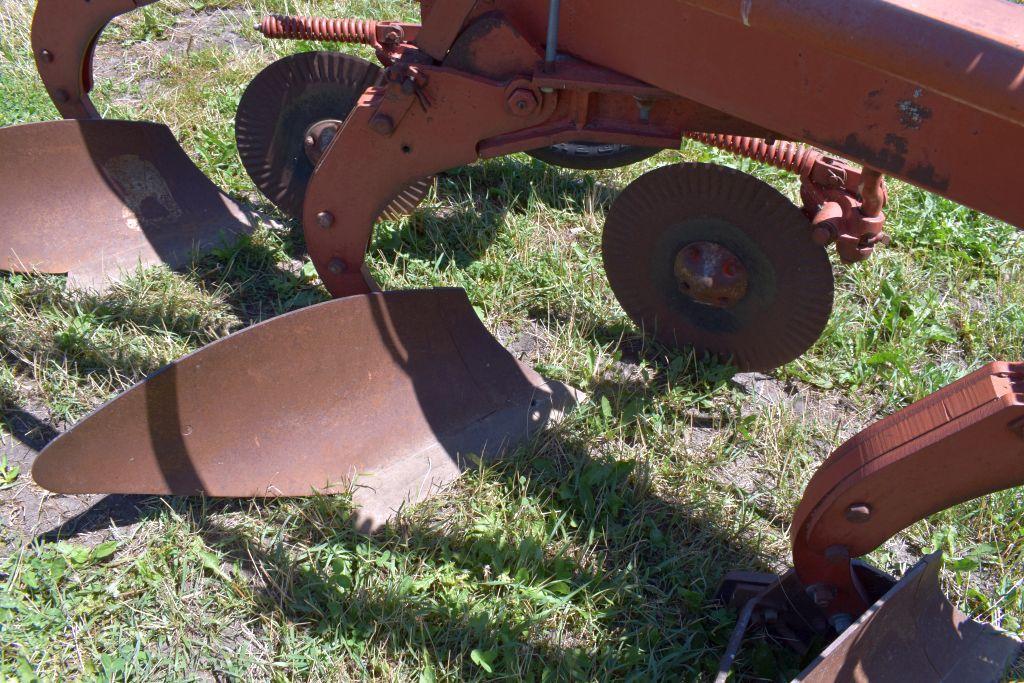 White 588 Plow, 5x18's, 3pt., In-Furrow, Coulters