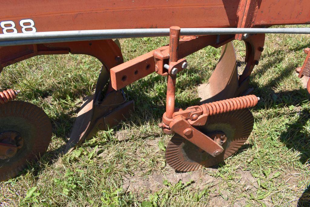 White 588 Plow, 5x18's, 3pt., In-Furrow, Coulters