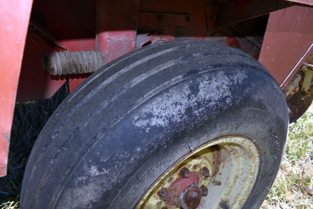 Gehl 1400 Round Baler, Twine Tie, 540PTO