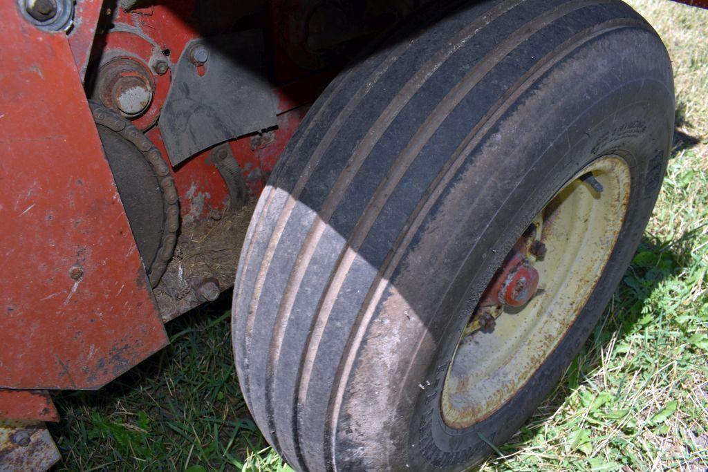 Gehl 1400 Round Baler, Twine Tie, 540PTO