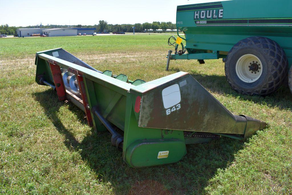 John Deere 643 Corn Head, 6 Row 30"