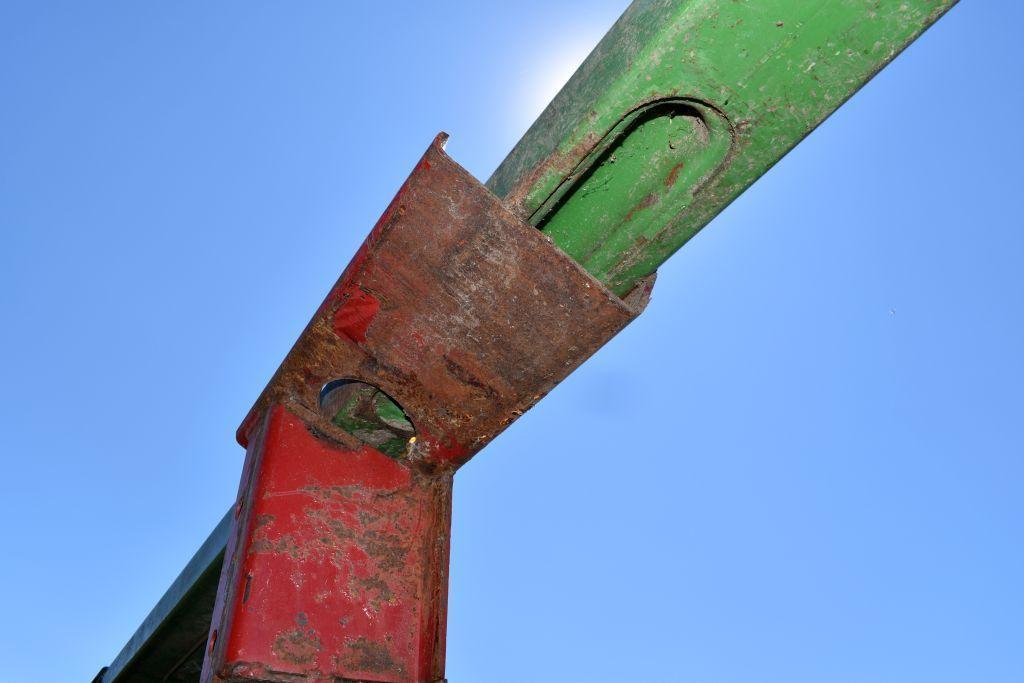 John Deere 643 Corn Head, 6 Row 30"