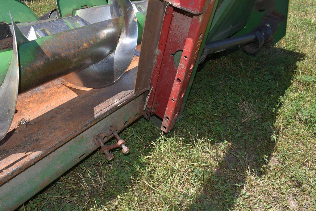 John Deere 643 Corn Head, 6 Row 30"