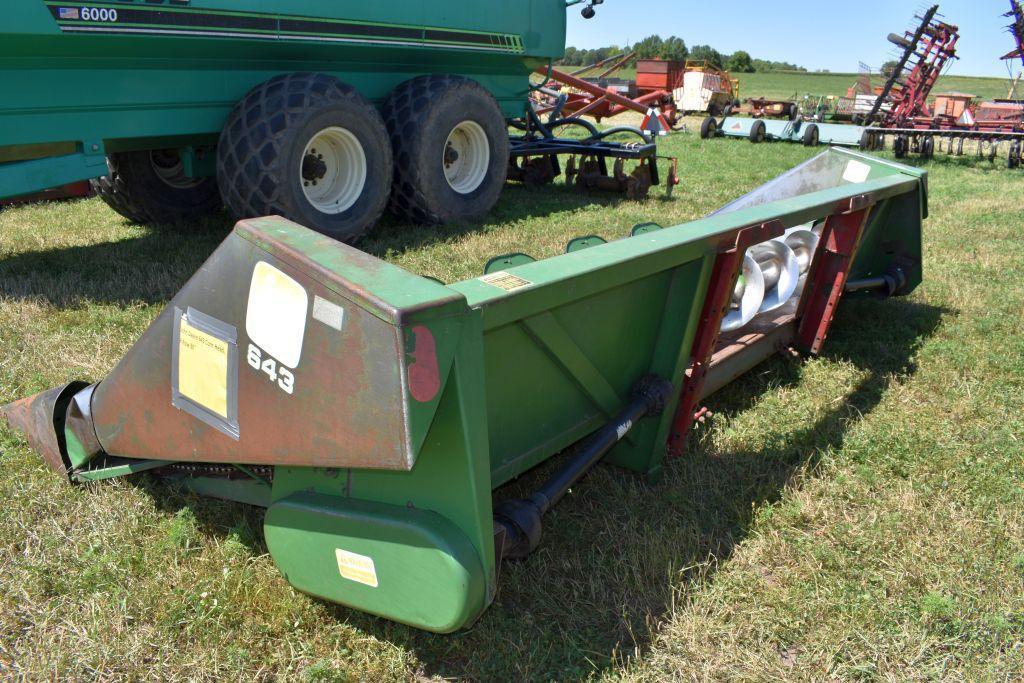 John Deere 643 Corn Head, 6 Row 30"