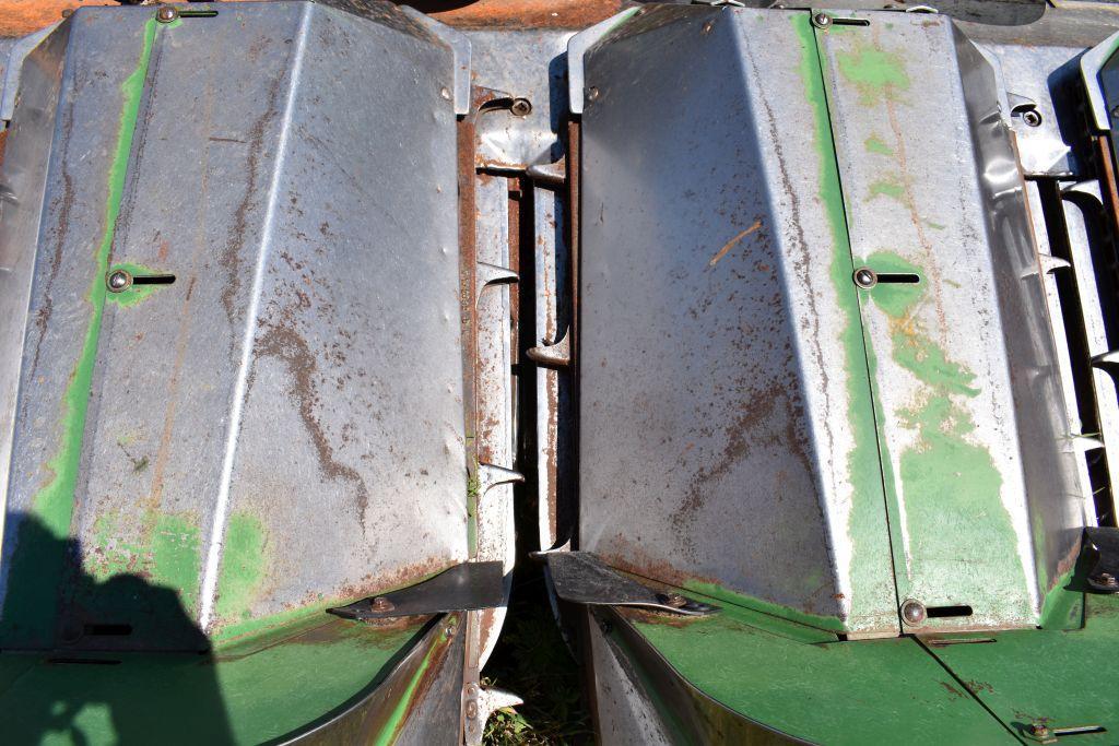 John Deere 643 Corn Head, 6 Row 30"