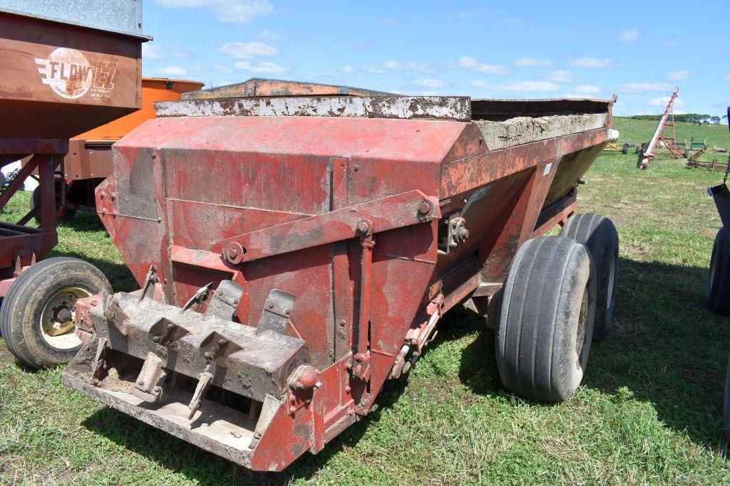 H&S 2602 Manure Spreader, Twin Auger, Variable