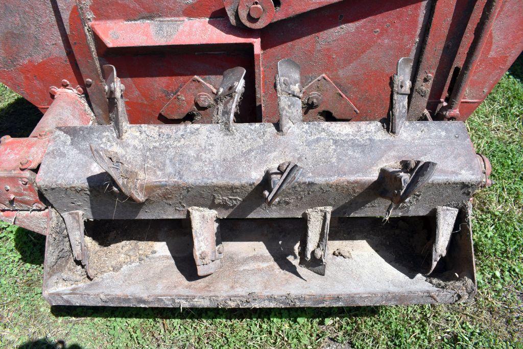 H&S 2602 Manure Spreader, Twin Auger, Variable