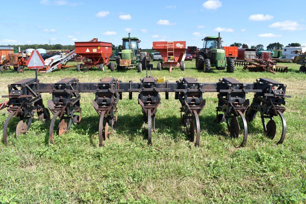 Hiniker 6 Row 30" Ridge Till Cultivator