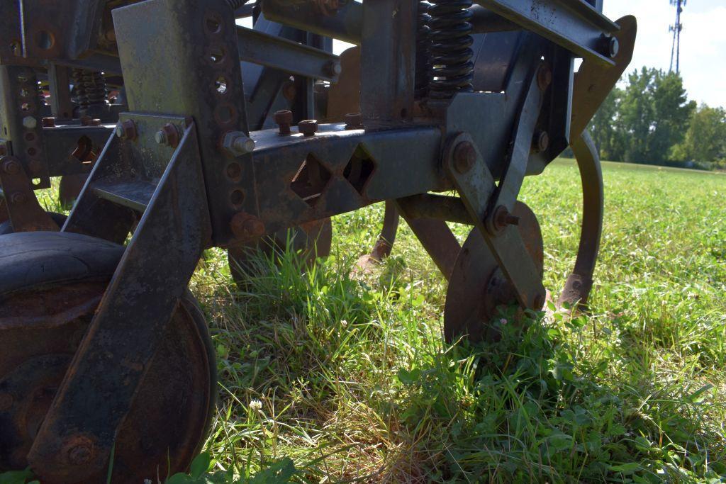 Hiniker 6 Row 30" Ridge Till Cultivator