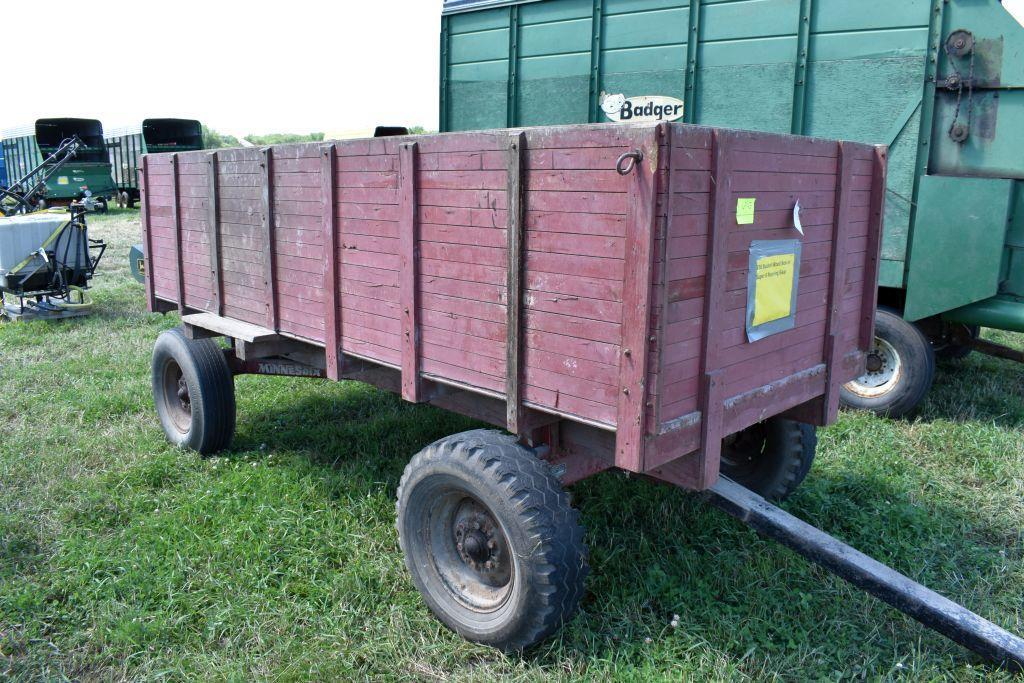 150 Bushel Wood Box on Super 6 Running Gear