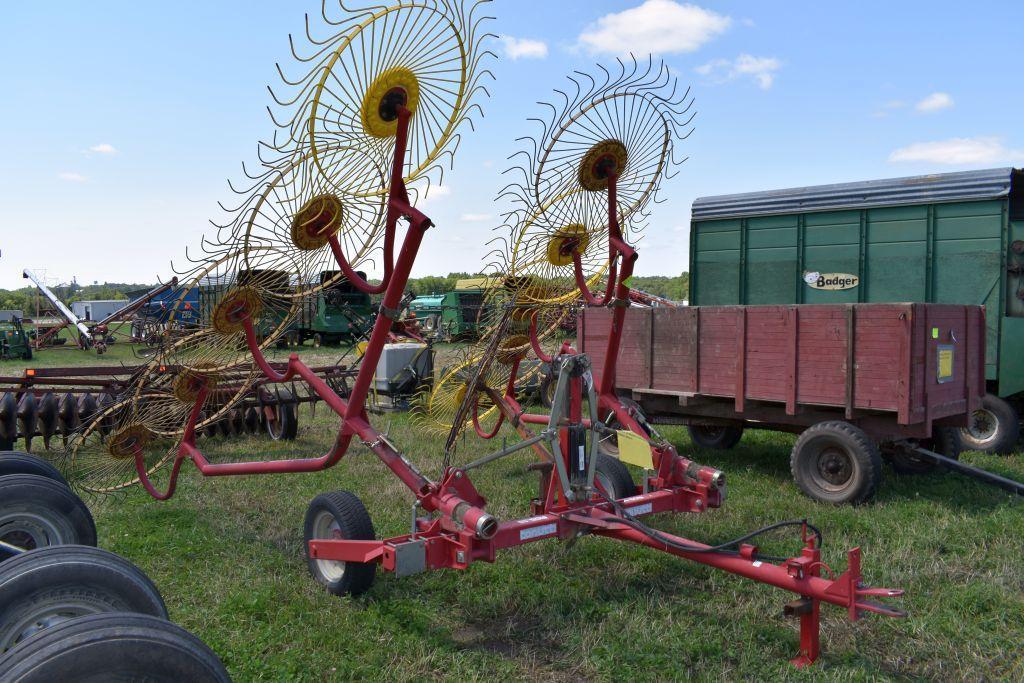 Tonutti 10 Wheel V Rake with Kicker Wheel