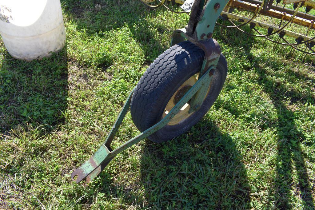 John Deere 670 Hay Rake 5 Bar