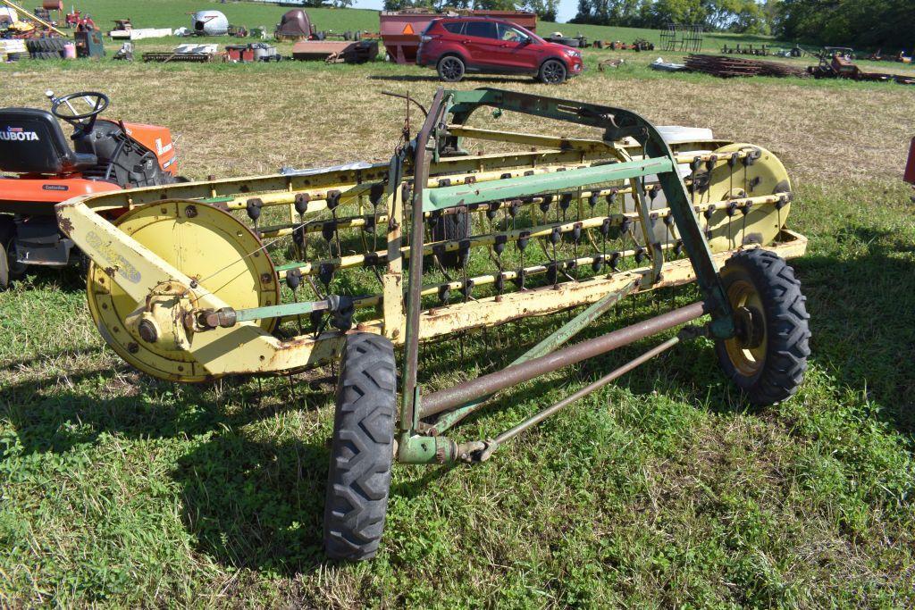 John Deere 670 Hay Rake 5 Bar