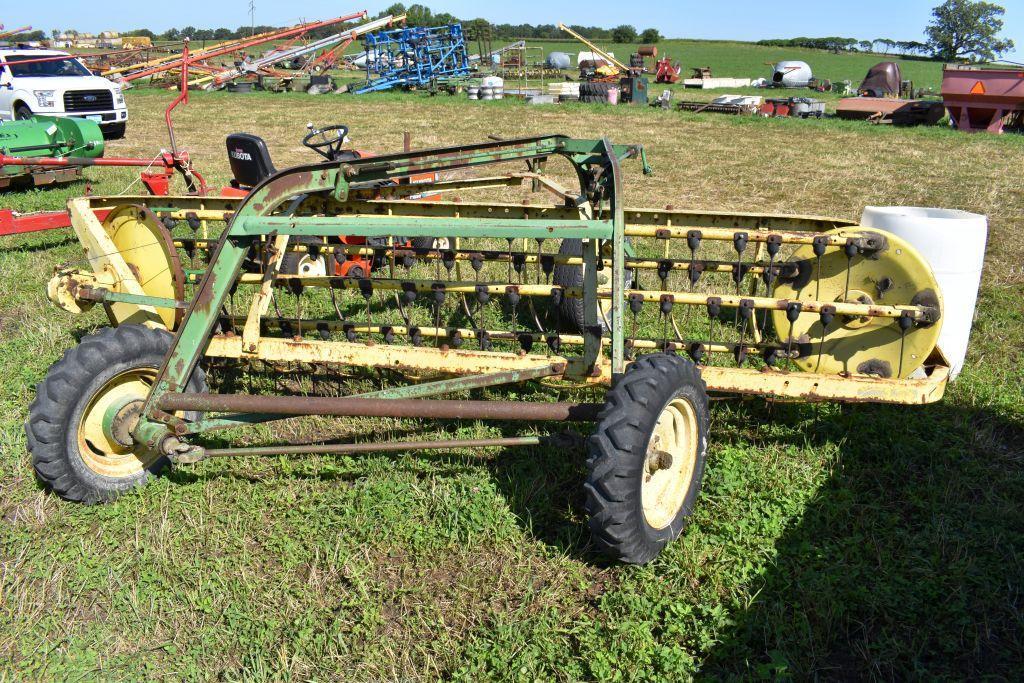John Deere 670 Hay Rake 5 Bar